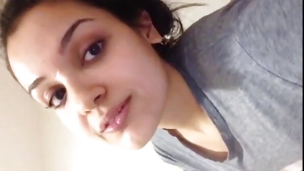 Evro piščanci Valentina Nappi in Simone Sonay si delita velik kurac