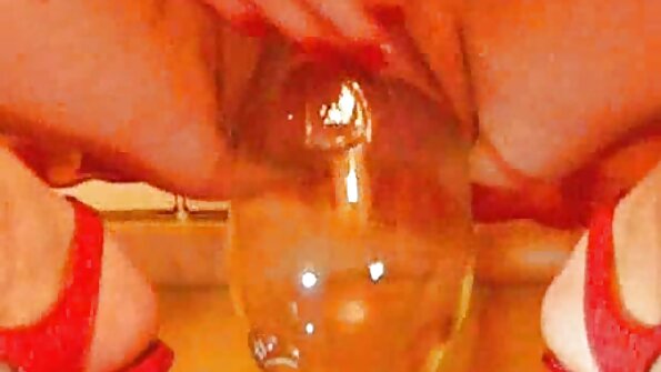 Foxy teen uživa izkušnjo prvega analnega skupaj z BF